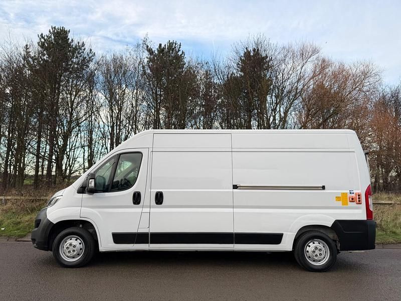 Used Citroën Relay 140 HP (102 kW) 2022 White Van