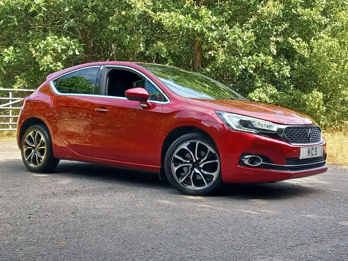 Used DS Automobiles DS4 Prestige 150 HP (110 kW) 2017 Red Hatchback