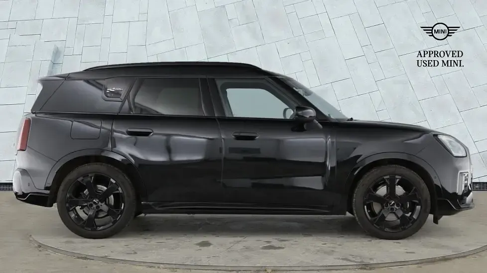 Used Mini Countryman 215 HP (158 kW) 2024 Black SUV