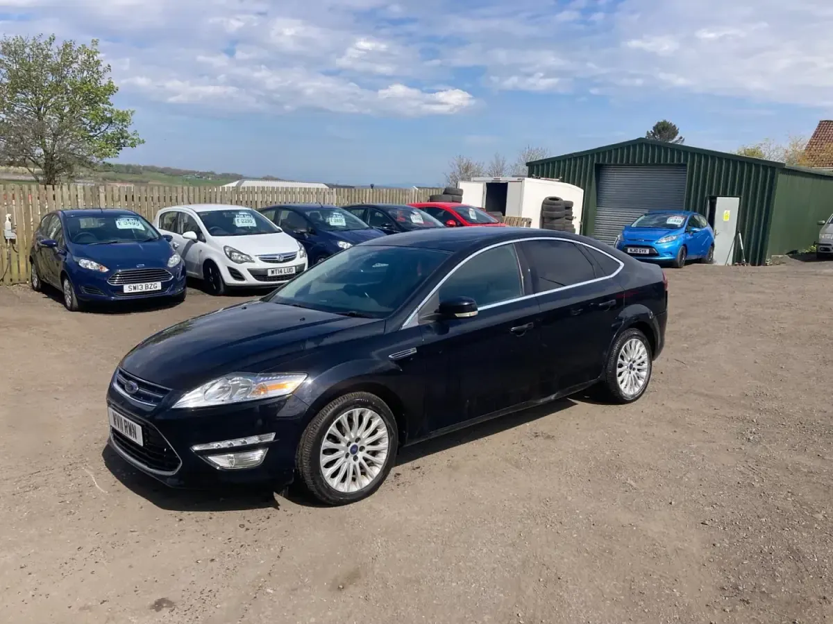 Begagnad Ford Mondeo Titanium 2011 Svart Halvkombi