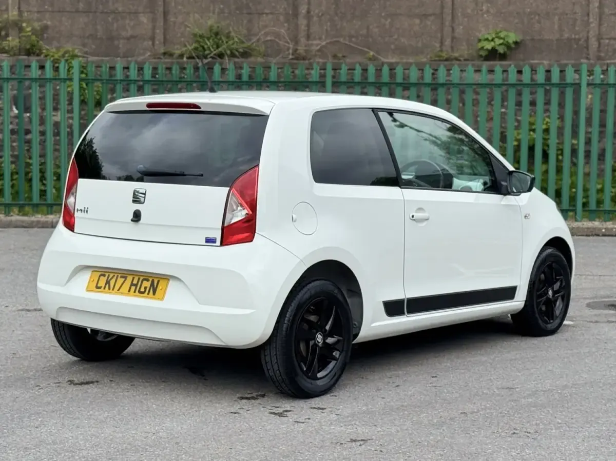 Begagnad Seat Mii Design 2017 Vit Halvkombi