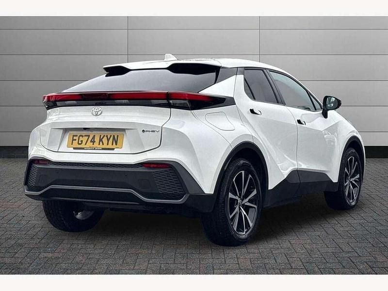 Used Toyota C-HR Design 223 HP (164 kW) 2024 White SUV