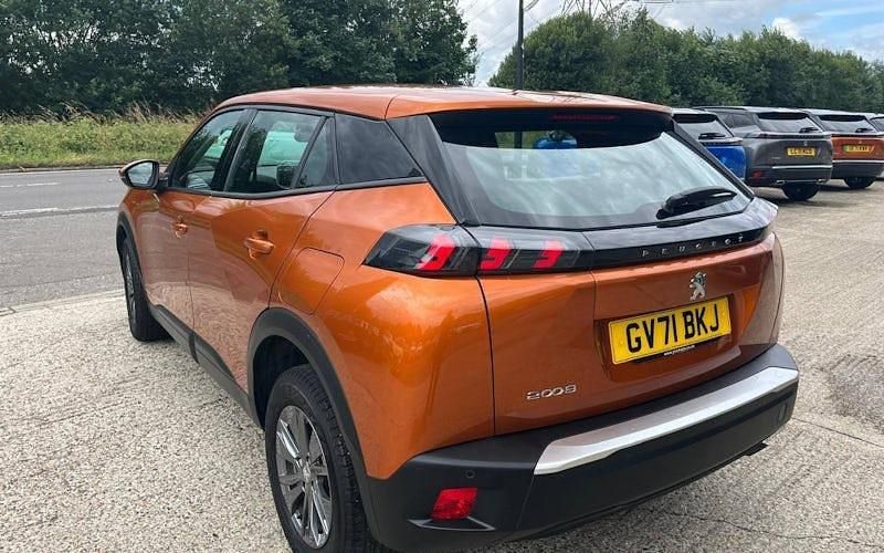 Used Peugeot 2008 Active Premium 101 HP (74 kW) 2021 Orange SUV
