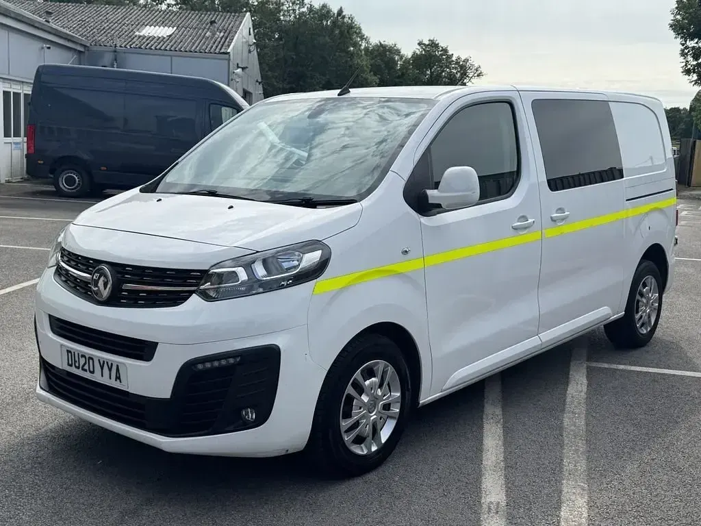 Gebraucht Vauxhall Vivaro Sportive 120 PS (88 kW) 2020 Weiß Van / Kleinbus
