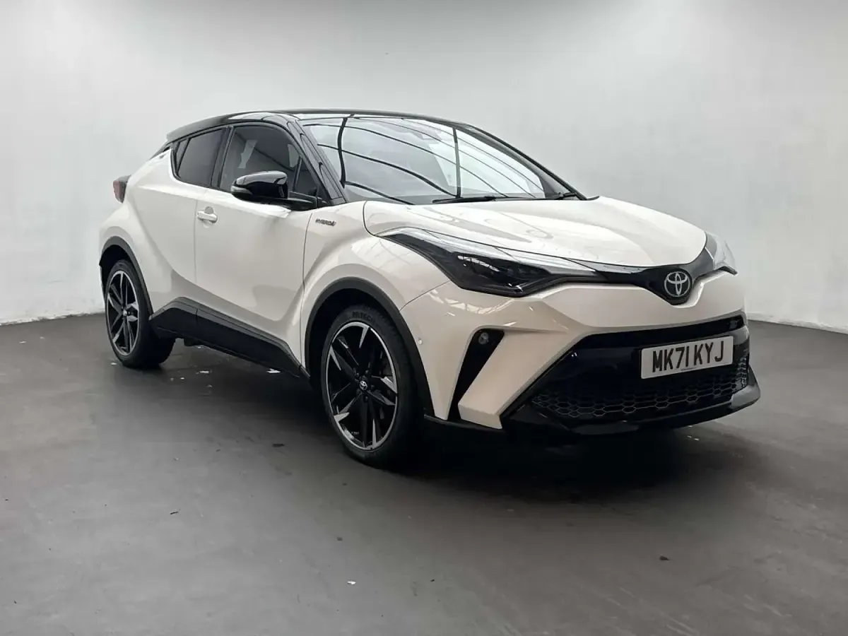 Used Toyota C-HR Sport 122 HP (89 kW) 2022 White/black SUV