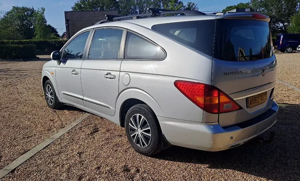 Used SsangYong Rodius 2012 Silver MPV
