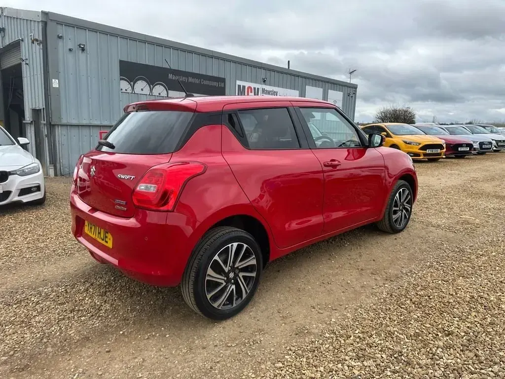 Używany Suzuki Swift SZ5 83 KM (61 kW) 2022 Czerwony Hatchback