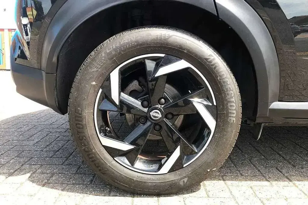 Used Nissan Juke N-Connecta 112 HP (82 kW) 2023 Black SUV