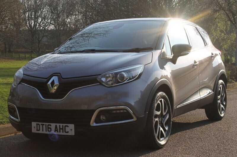 Grey black Used 2016 Renault Captur Dynamique SUV | £5,995 (Fair price) - Image 1/4