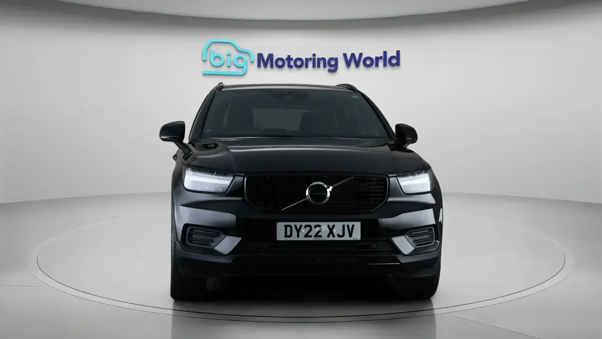 Used Volvo XC40 Plus 211 HP (155 kW) 2022 Black SUV