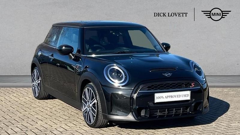 Used Mini Cooper S Exclusive 176 HP (129 kW) 2022 Black Hatchback