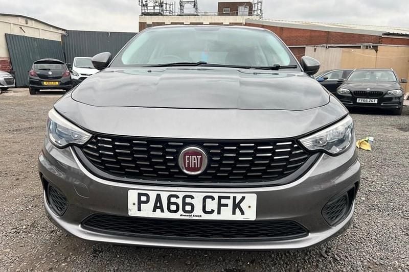 Grey Used 2017 Fiat Tipo Easy Hatchback | £3,850 (Good price) - Image 1/1