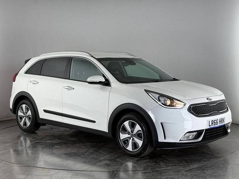 White Used 2016 Kia Niro 2 SUV | £10,400 (A bit pricey) - Image 1/3