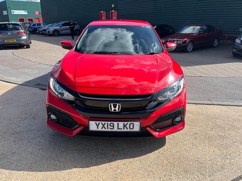 Used Honda Civic SR 126 HP (92 kW) 2019 Red Hatchback