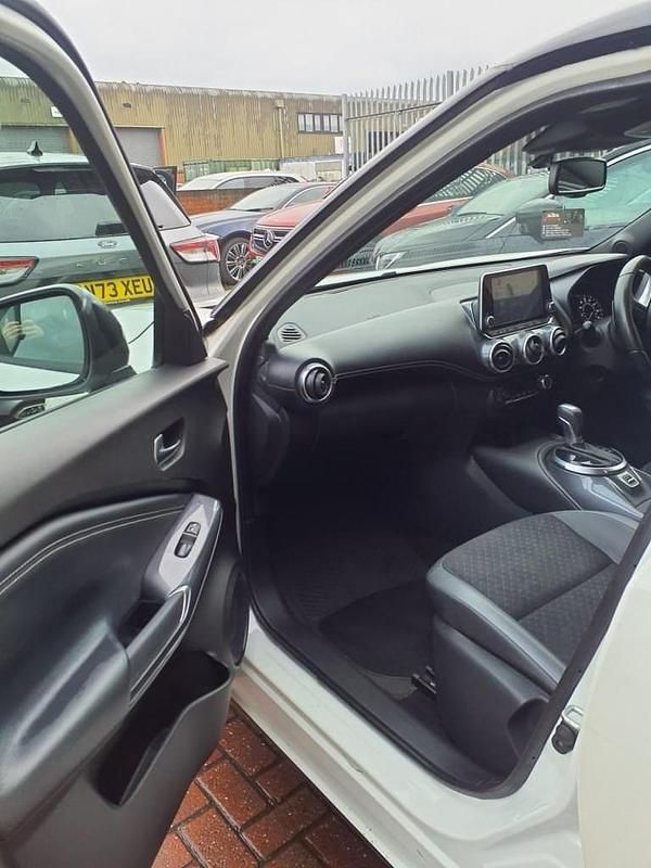 Used Nissan Juke N-Connecta 114 HP (83 kW) 2022 White SUV