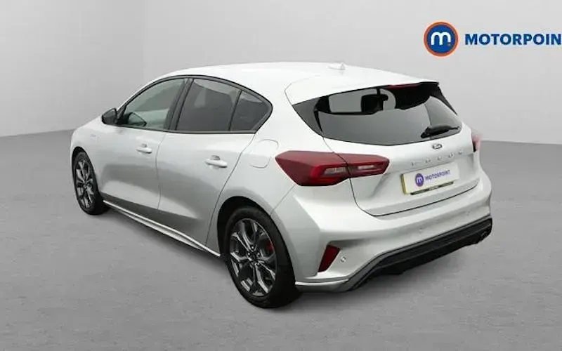 Used Ford Focus ST-Line 125 HP (91 kW) 2024 Silver Hatchback