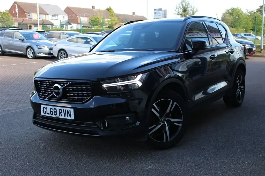 Begagnad Volvo XC40 R-Design 150 HK (110 kW) 2018 Svart SUV