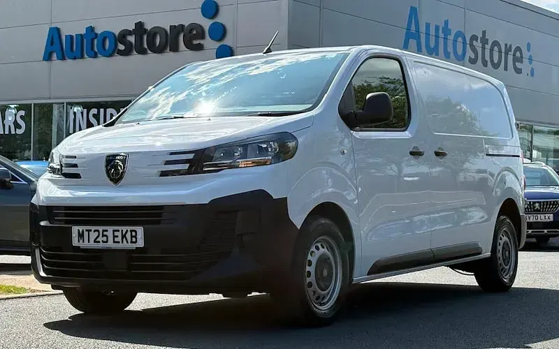Used Peugeot Expert 120 HP (88 kW) 2025 Van