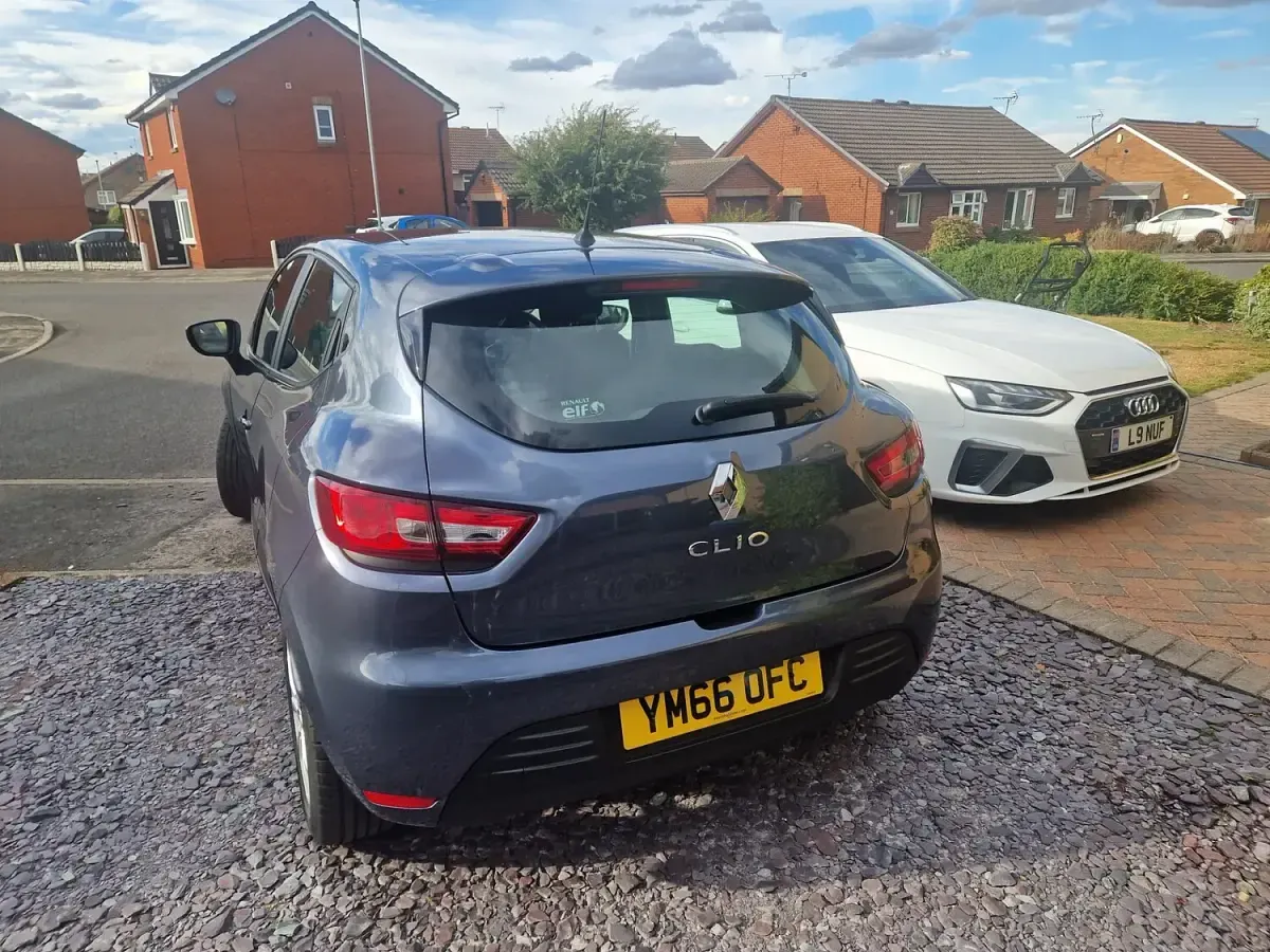 Used Renault Clio Play 75 HP (55 kW) 2016 Grey Hatchback