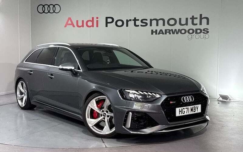 Used 2025 Audi RS4 Estate | £50,990 - Image 1/4