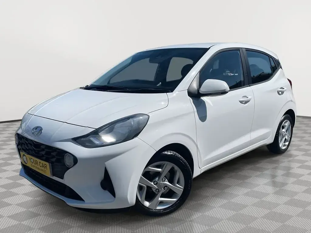 Used Hyundai i10 SE 67 HP (49 kW) 2021 White Hatchback
