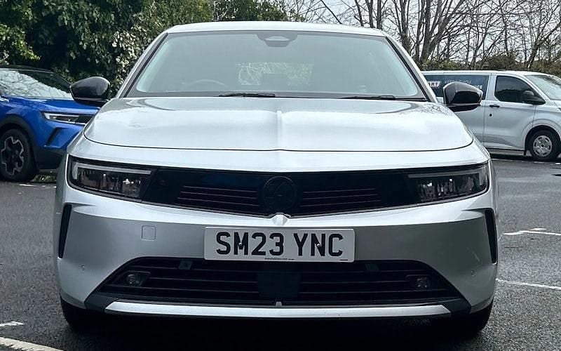 Used Vauxhall Astra Design Edition 131 HP (96 kW) 2025 Estate