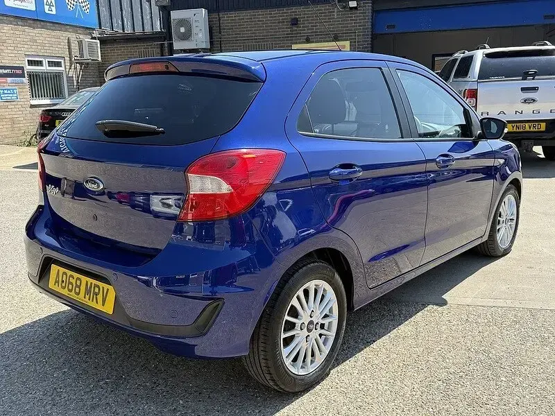 Used Ford Ka Plus Zetec 85 HP (62 kW) 2018 Blue Hatchback