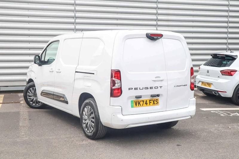 White Used 2024 Peugeot E-Partner MPV | £19,050 (Expensive) - Image 1/3