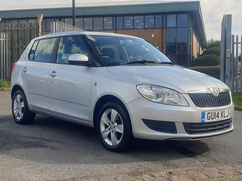 Used Skoda Fabia SE 69 HP (50 kW) 2014 Silver Hatchback