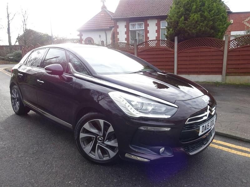 Begagnad Citroën DS5 120 HK (88 kW) 2015 Lila Halvkombi