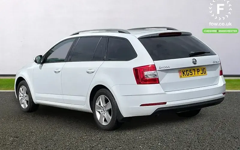 Used Skoda Octavia SE 150 HP (110 kW) 2018 White Estate