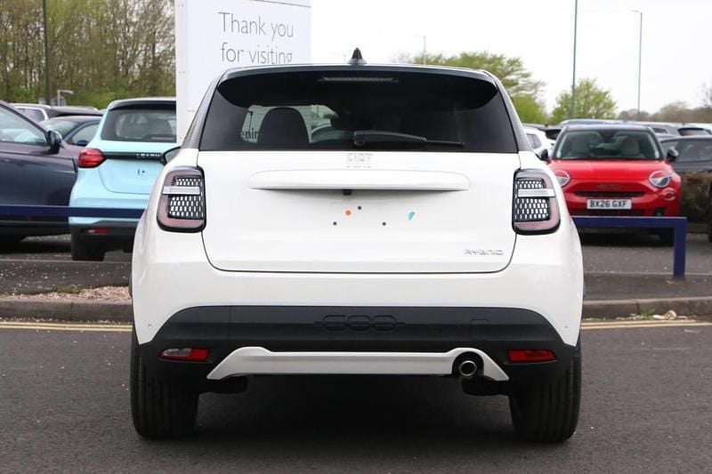 Neu Fiat 600 La Prima 99 PS (72 kW) 2026 Weiß SUV