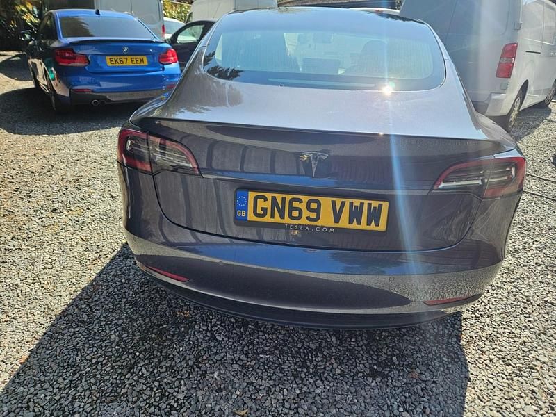 Usado Tesla Model 3 Standard Range 239 kW (325 HP) 2019 Cinzento Sedan