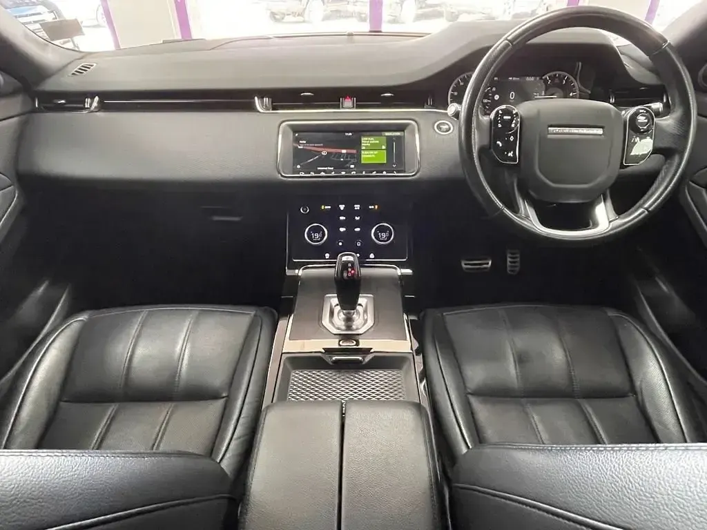 Używany Land Rover Range Rover evoque R-Dynamic 180 KM (132 kW) 2020 Srebrny SUV