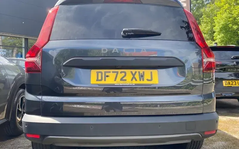 Begagnad Dacia Jogger Extreme 110 HK (80 kW) 2023 Grå Minibuss