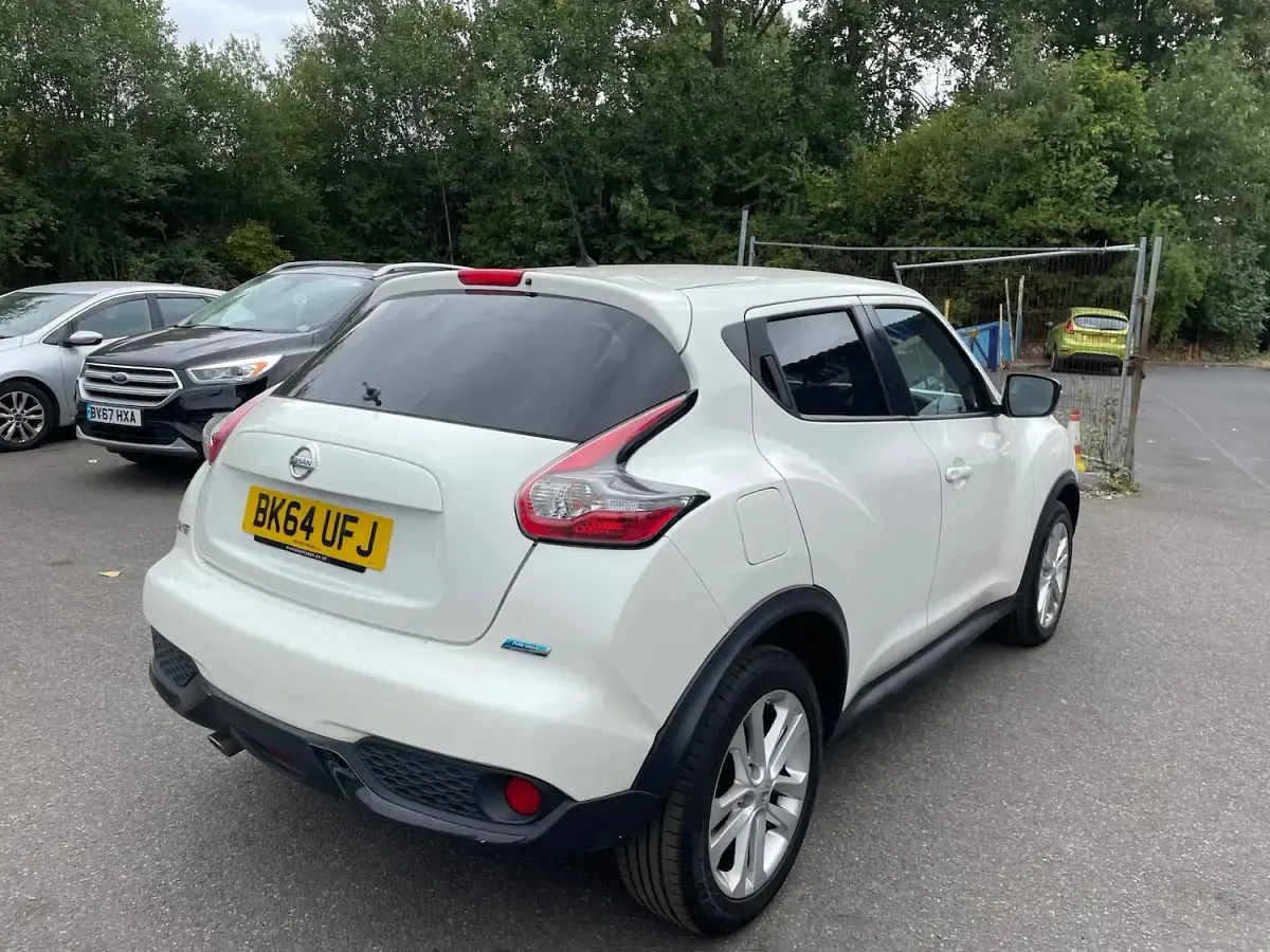 Used Nissan Juke Acenta Premium 110 HP (80 kW) 2014 White SUV