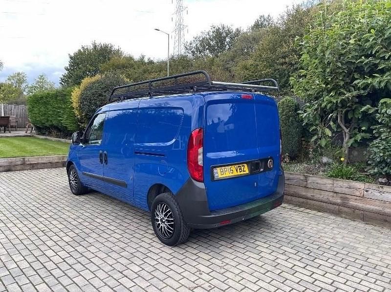 Used Fiat Doblò 90 HP (66 kW) 2016 Blue MPV