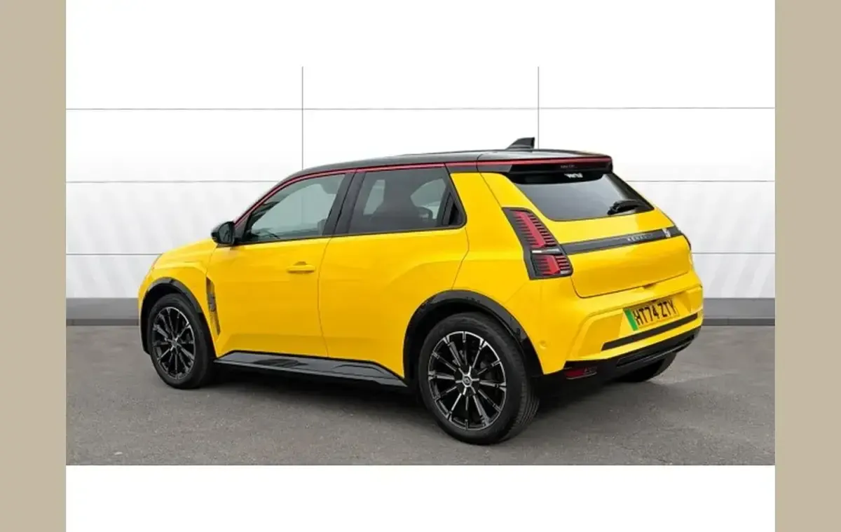 Used Renault R5 Iconic 110 kW (150 HP) 2025 Other Hatchback