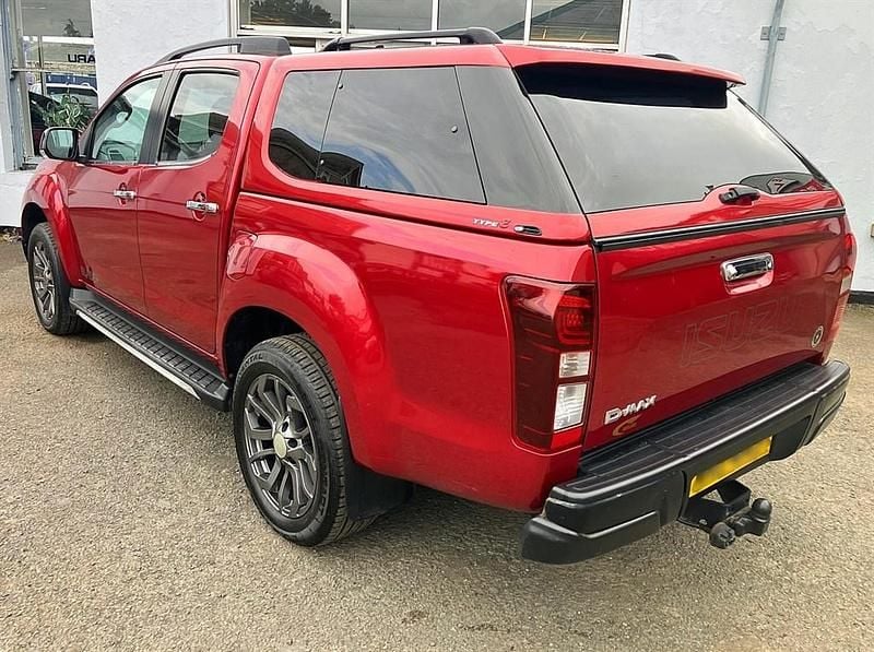 Used Isuzu Pick up 164 HP (120 kW) 2020 Spinnel red Pickup