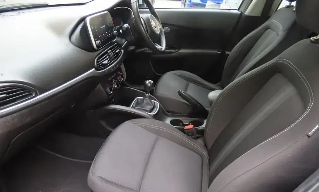 Used Fiat Tipo Easy Plus 95 HP (69 kW) 2019 Grey Hatchback