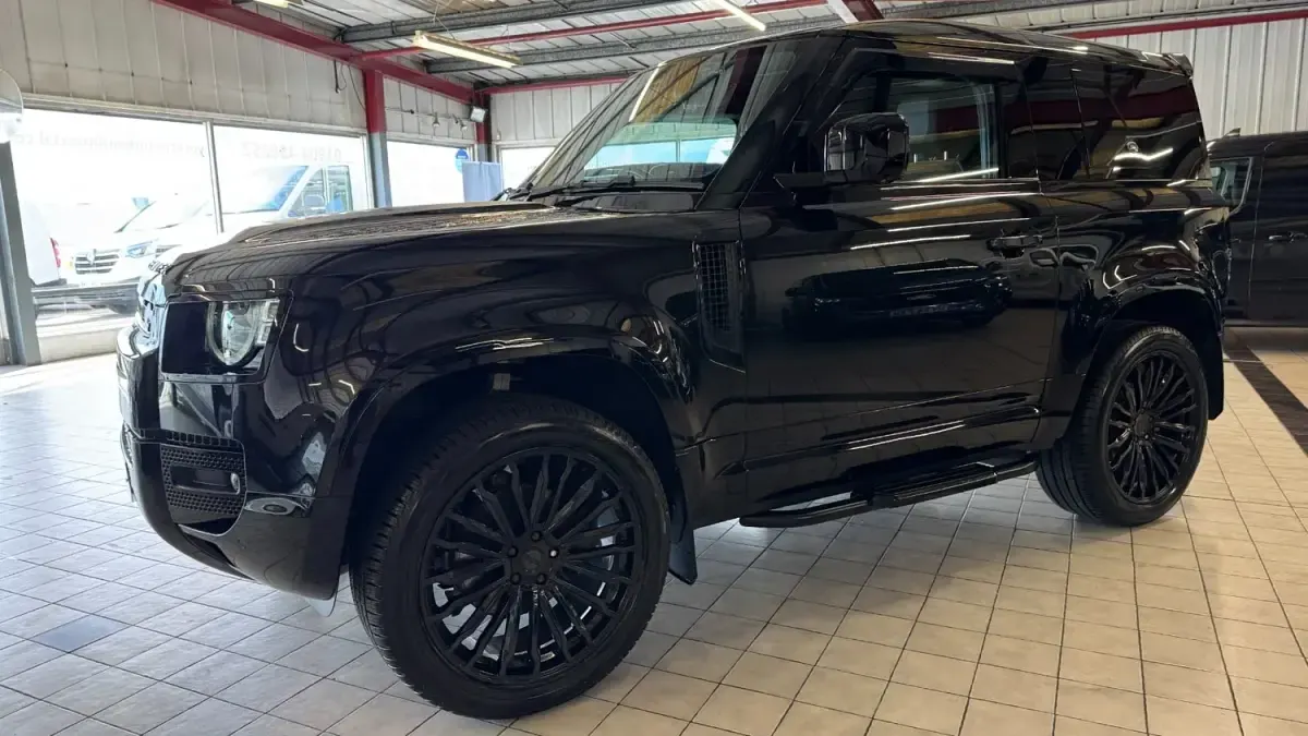 Usado Land Rover Defender SE Dynamic 2022 Preto SUV