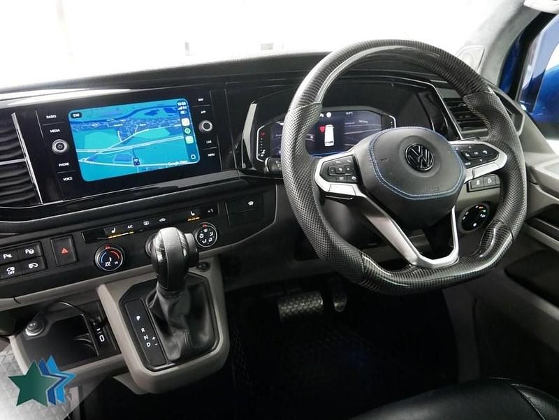 Used VW Transporter Highline 204 HP (150 kW) 2022 Blue Van