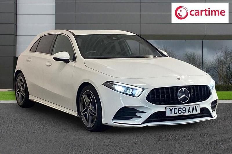 Used Mercedes A180 AMG line 136 HP (100 kW) 2019 White Hatchback