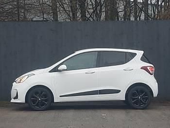 Used Hyundai i10 Premium SE 87 HP (63 kW) 2019 White Hatchback