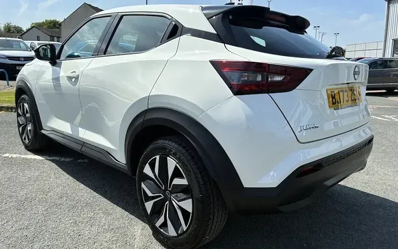 Used Nissan Juke Acenta 114 HP (83 kW) 2023 White SUV