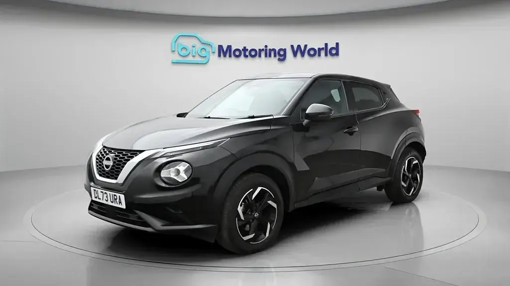 Usado Nissan Juke N-Connecta 114 HP (83 kW) 2023 Preto SUV