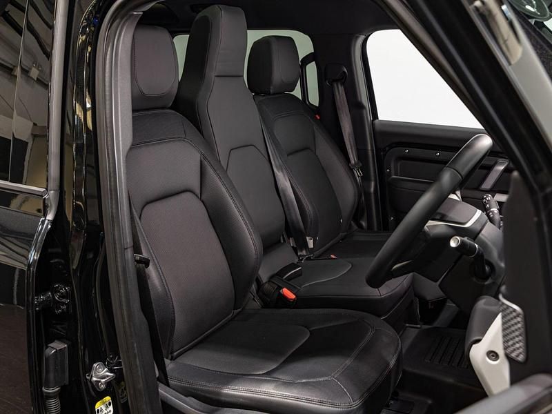 Used Land Rover Defender SE Dynamic 2024 Black SUV
