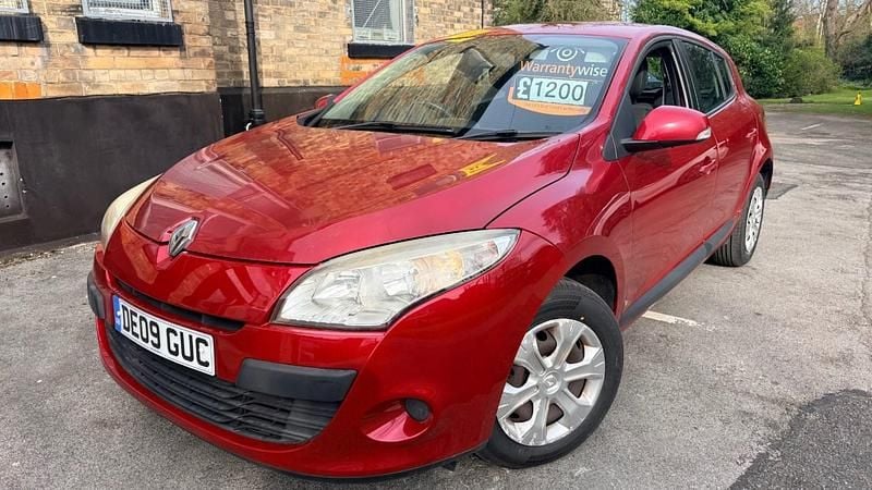 Used Renault Mégane III Expression 2009 Red Hatchback