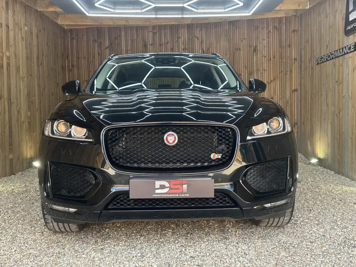 Used Jaguar F-Pace S 300 HP (220 kW) 2019 Black SUV