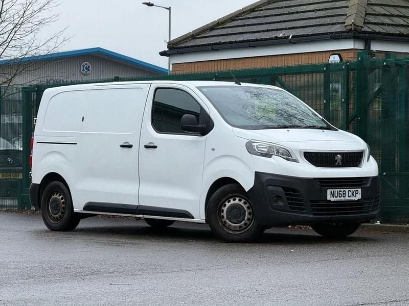 White Used 2018 Peugeot Expert Van | £6,250 (Fair price) - Image 1/4